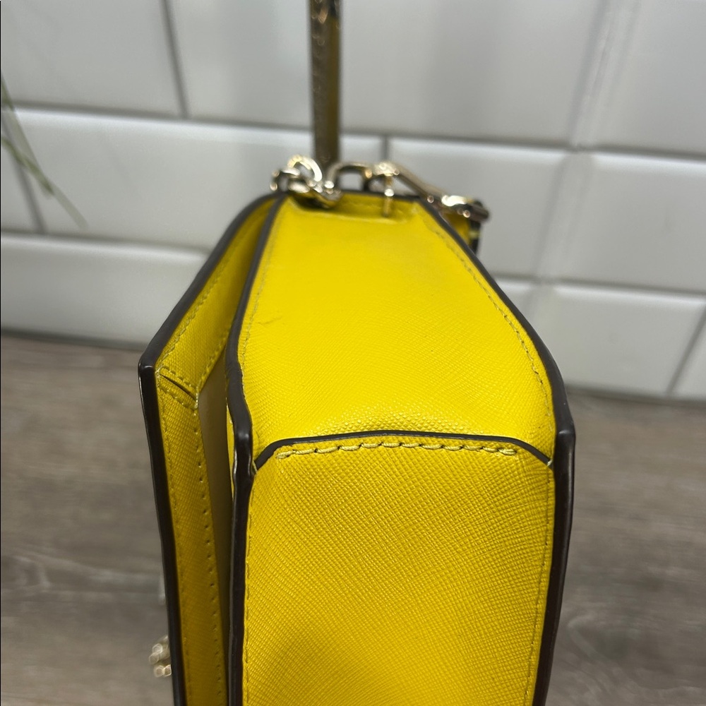8002 KATE SPADE SAFFIANO LEATHER YELLOW CROSSBODY 254558002 - Picture 10 of 10